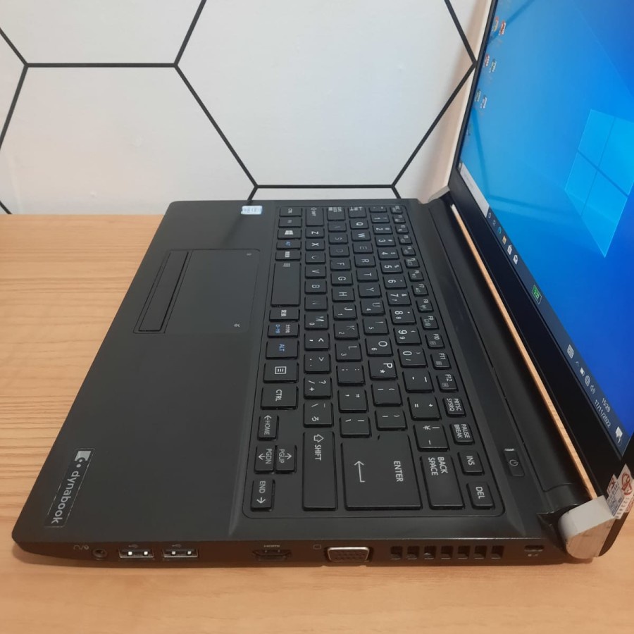 Toshiba Dynabook R73/D Core i3-6006U RAM 8GB SSD 256GB 13&quot; Win 10 Second Original Bergaransi