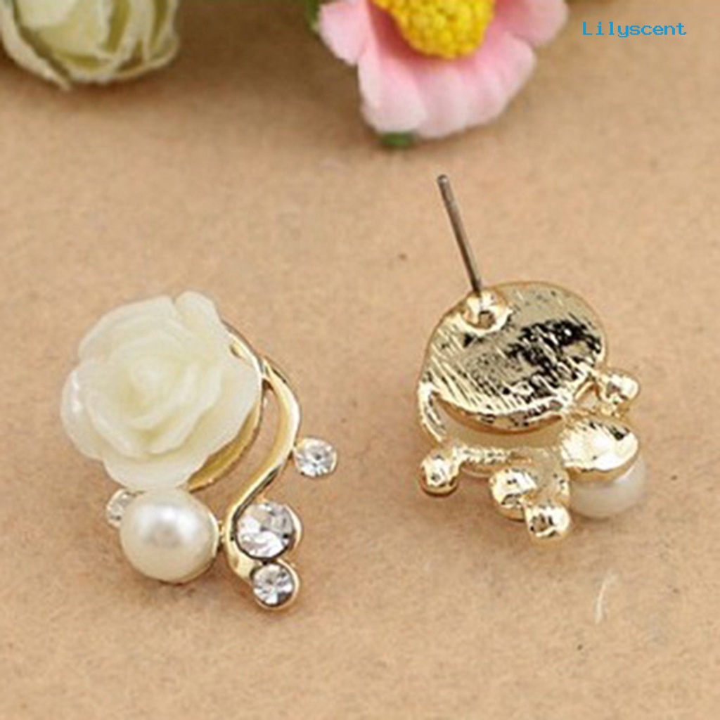 [LS] 1pasang Ear Stud Bentuk Bunga Mawar Serbaguna Alloy Mutiara Imitasi Berlian Imitasi Rose Earrings Untuk Wanita