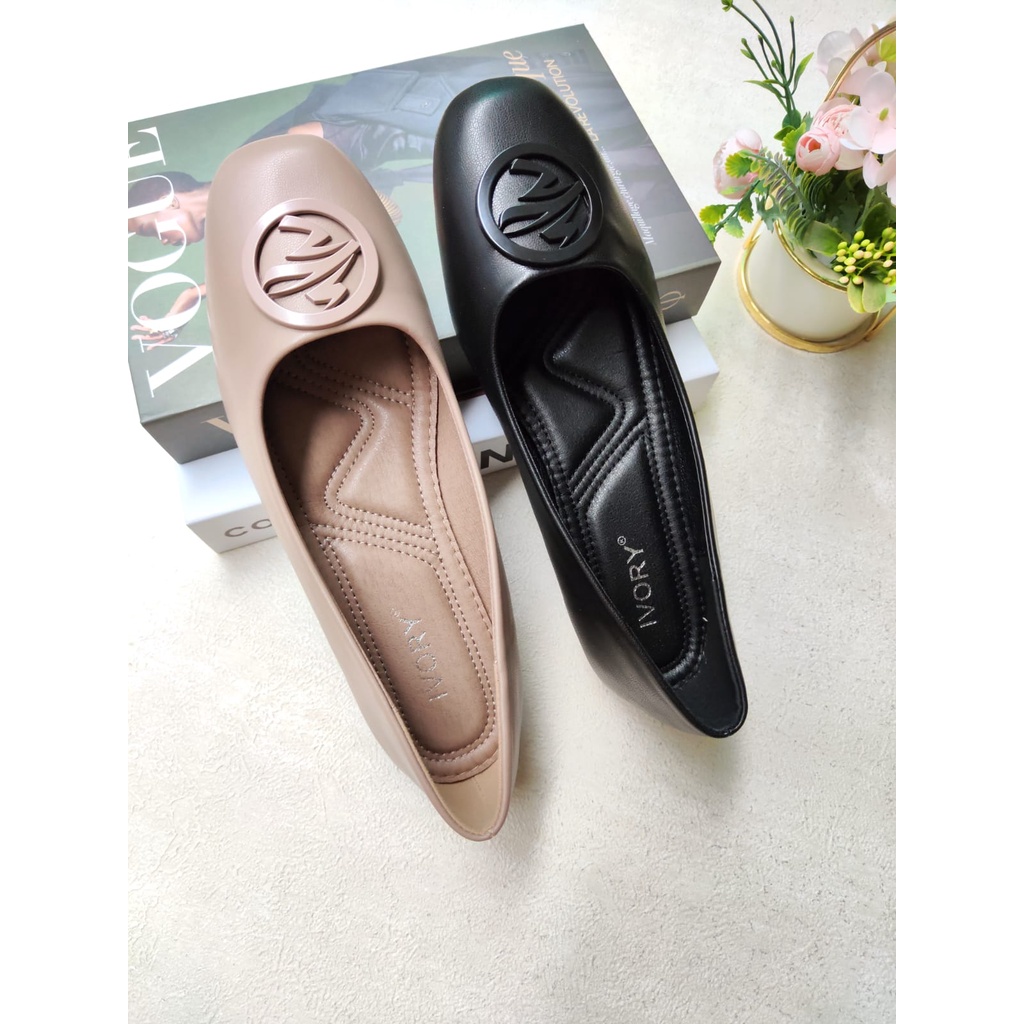 IVORY Sepatu Wanita Flat Ukuran Besar Size 41 42 43 44 B993-1611