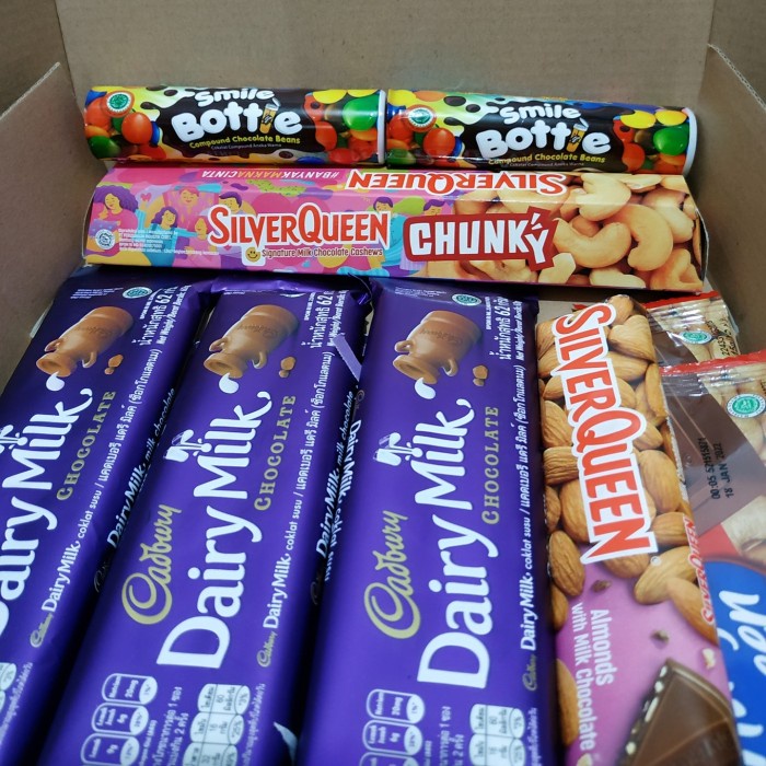 

✨READY✨ -9 coklat hampers box 3 cadbury milk jumbo hadiah valentine anniversary- 1.1.23