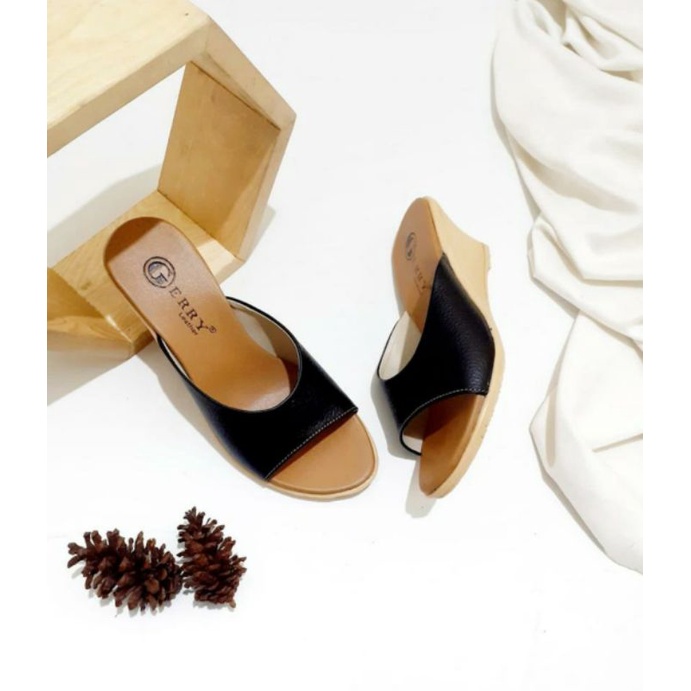 Wedges Kulit Asli