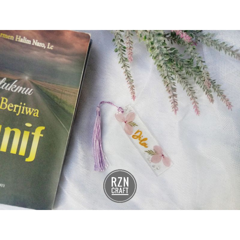 

Bookmark Resin/Penanda Buku Epoxy/Aesthetic/Hampers/Gift/Hadiah