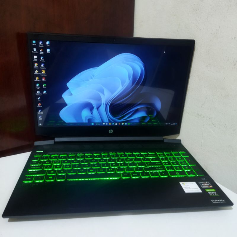 HP Pavilion Gaming 15  Ryzen 5-5600H RTX3050 512GB SSD 16GB