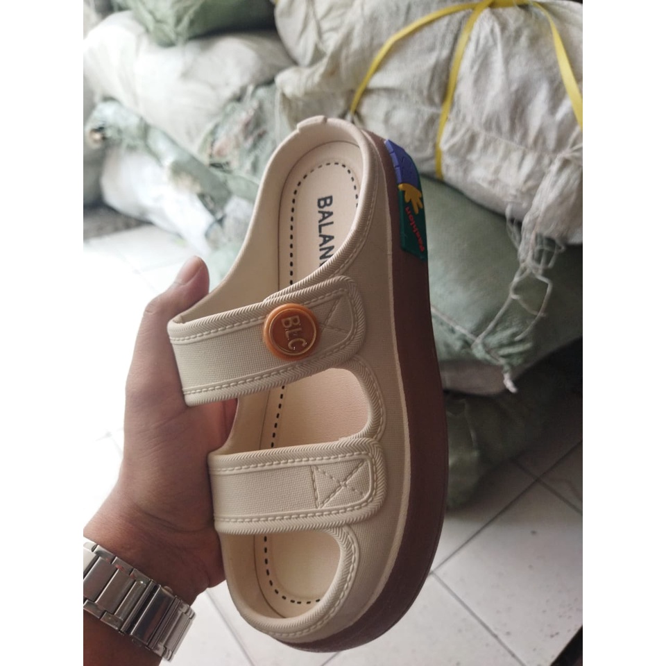 Sandal selop jelly perempuan dewasa double strap variasi kancing L029-A2 (36-41) Sandal perempuan model terbaru tahun 2023