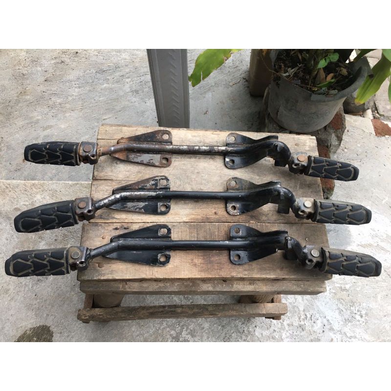 Postep Footstep Depan Honda Megapro Mono Verza Original Bekas Copotan Motor Second 2nd PNP CB GL MP 