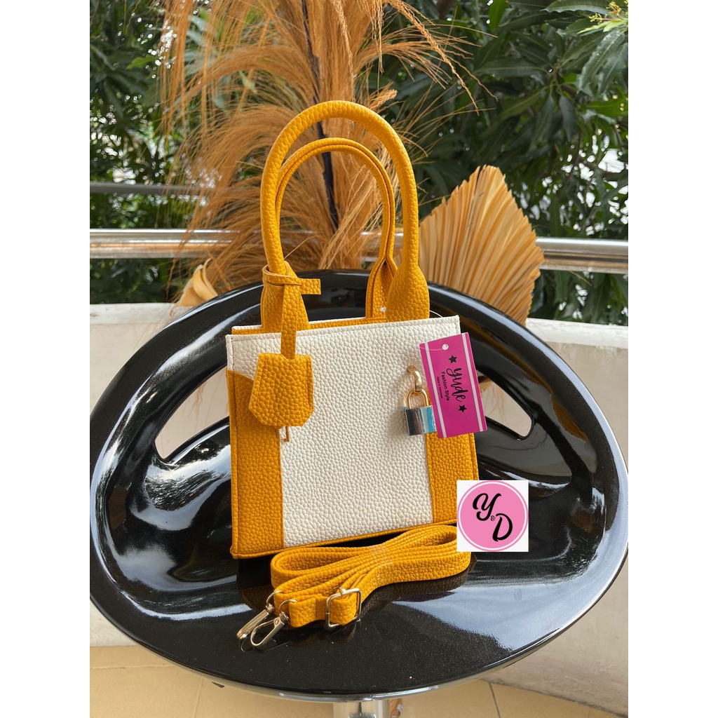 ANGGUN SLING BAG / TAS SELEMPANG WANITA / TAS WANITA BAHAN JERUK FREE GEMBOK KODE ANGGUN