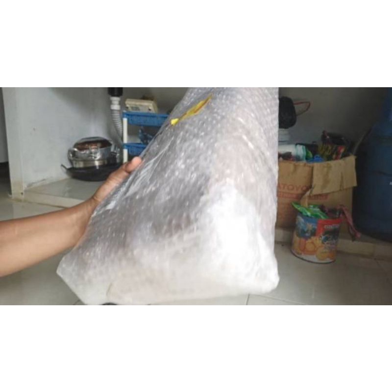 bubble wrap buat tambahan paling supaya lebih aman