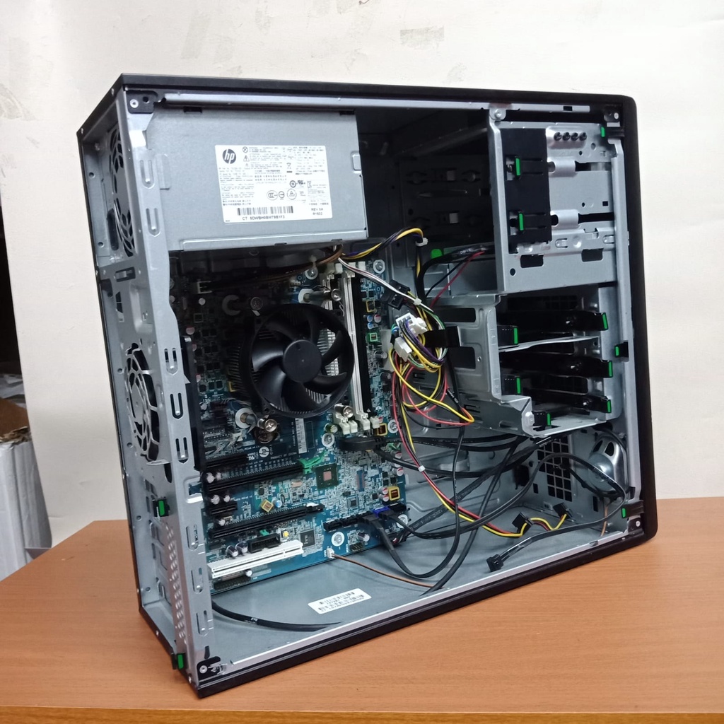 CPU SERVER HP Z230 WORKSTATION/Xeon E3-1226v3-3.30ghz/16Gb DDR3/HDD 1Tb - 16Gb + 1TB SIAP PAKEI