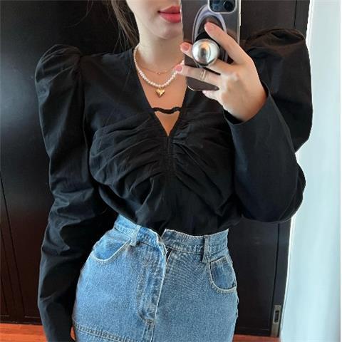 Red French retro v-neck loose short pleated shirt female spring and autumn design sense niche chic bubble atasan lengan panjang