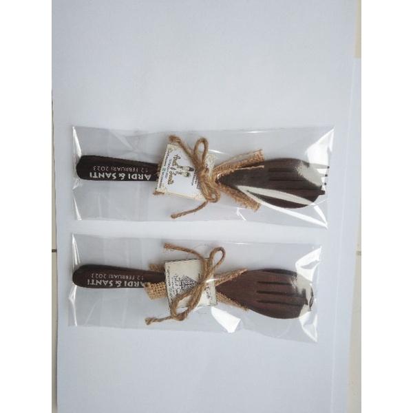 souvenir sendok garpu kayu