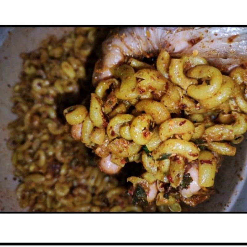 

MAKARONI PEDAS DAUN JERUK 250GR