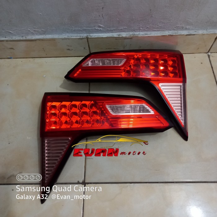 {BEKAS} lampu reflektor bagasi Honda HRV Berkualitas