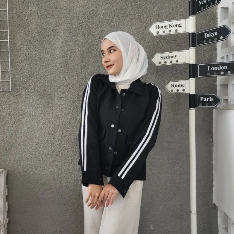 molly black jkt