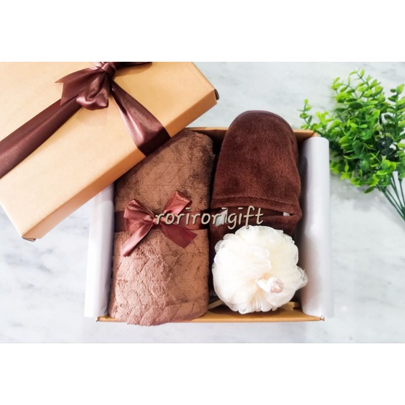 

Hampers kado ulang tahun birthday gift wedding nikah pernikahan
