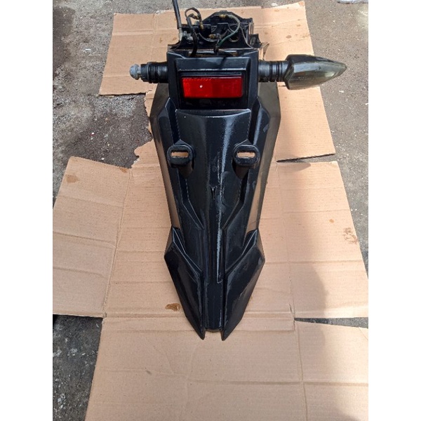Spakbor Belakang Yamaha Vixion New Nvl + Sein Kanan Original