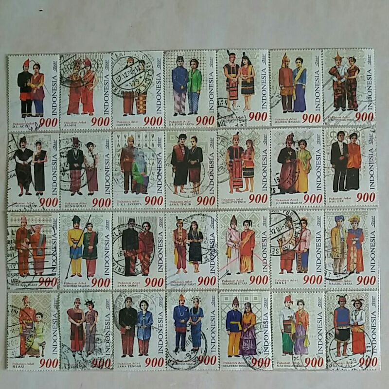 

Terlaris ✨ - (AB) Perangko Indonesia 2000 Pakaian Adat Set Lengkap 28 pcs Used3.1.23