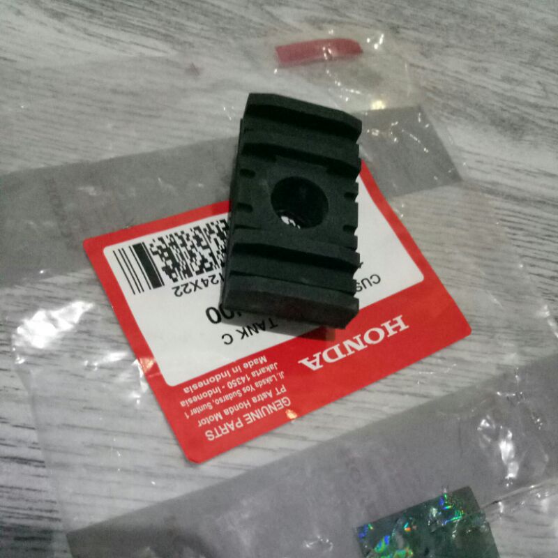 Karet Dudukan Bantalan Tangki Bensin Cbr 150 Cbu CB 150r Old New