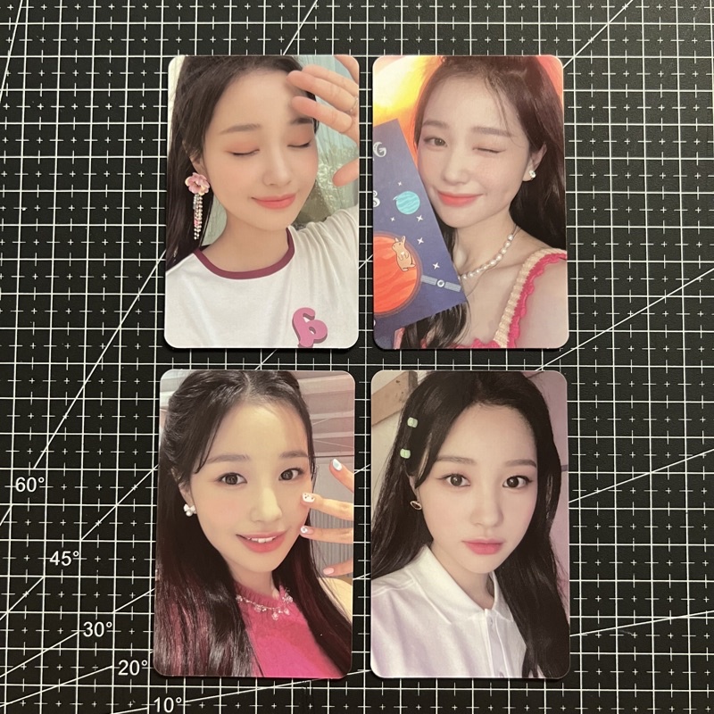 Photocard PC Jihan Weeekly Play Game Holiday