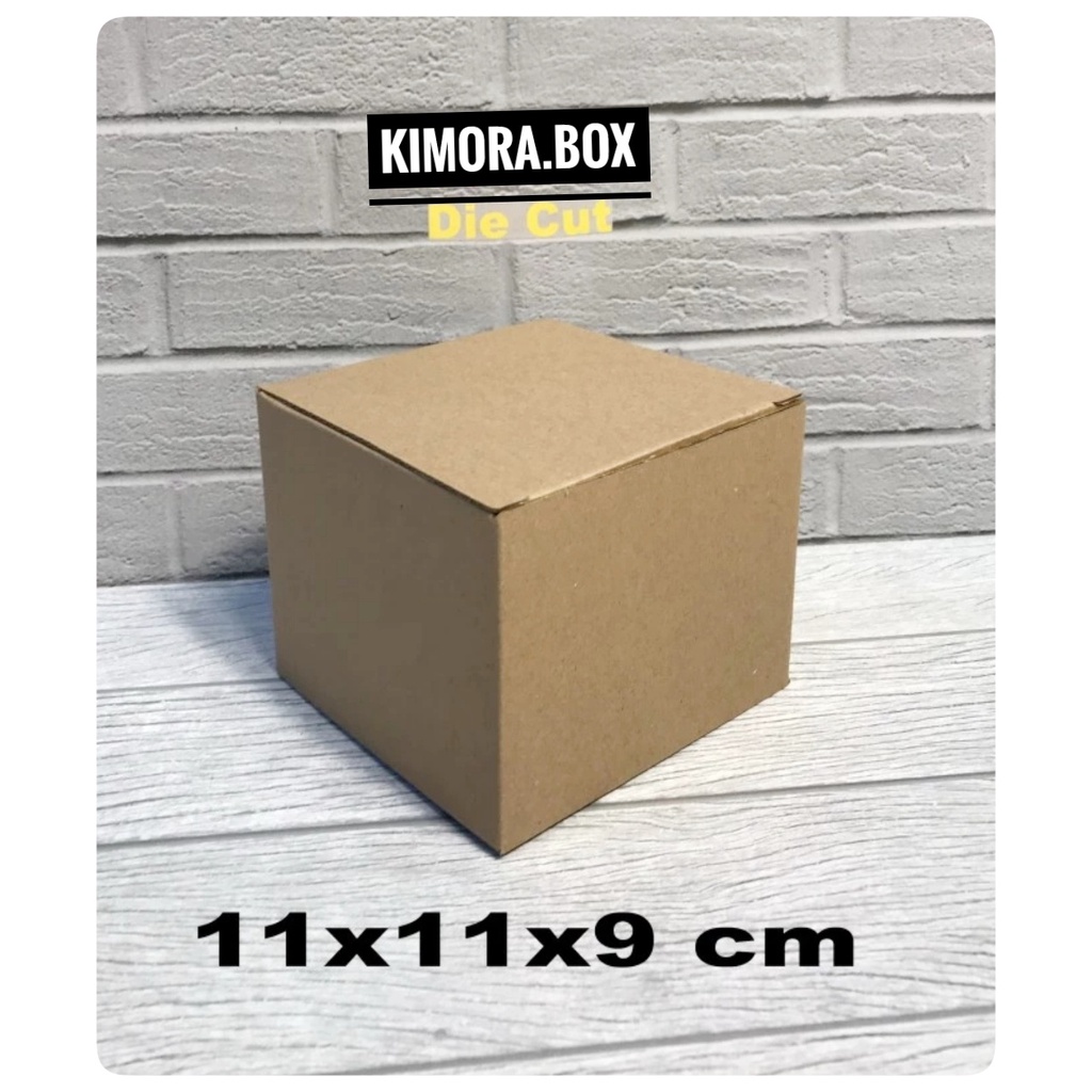 

Kardus uk. 11x11x9 cm....box karton model pizza u/ botol -souvenir-dll