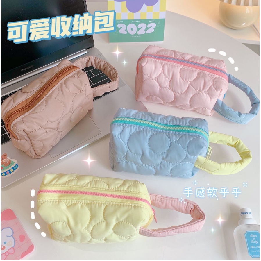 TEMPAT PENSIL KAIN KOREA / PASTEL MAKE UP POUCH / TEMPAT MAKEUP LUCU MOTIF BUNGA / FLOWER PENCIL CASE / FLOWER PUFFY MAKEUP POUCH / TAS MAKEUP TRAVEL EMPUK / PILLOW PENCIL CASE / TEMPAT PENSIL AESTHETIC / ORGANIZER KAPASITAS BESAR / SERBAGUNA SIMPEL