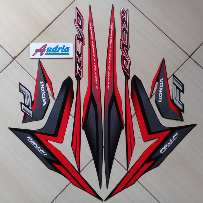 

TERLARIS | Striping Stiker Motor Honda Revo FI 2015 Full Hitam