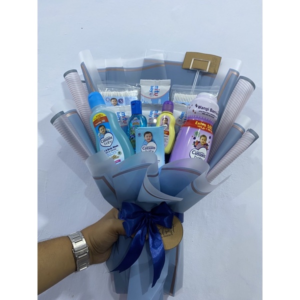 

BUCKET SNACK/ BUKET SNACK MURAH/ HADIAH WISUDA/ HAMPERS BAYI