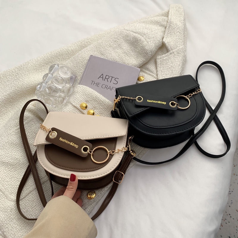 Red Tas selempang selempang wanita desain ceruk serba cocok 2022 mode trendi baru warna kontras tas sadel wanita satu bahu tas kecil