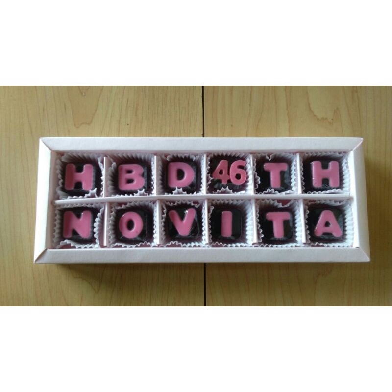 

Coklat Huruf 12 sekat