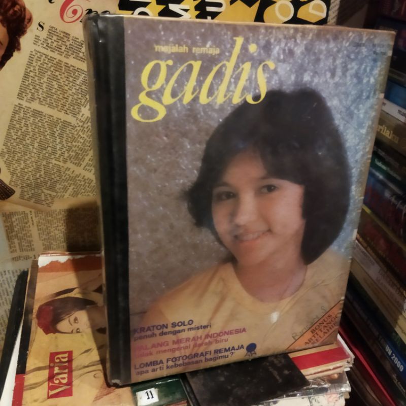 BUNDEL MAJALAH REMAJA GADIS NO. 1-8 TH. 1979
