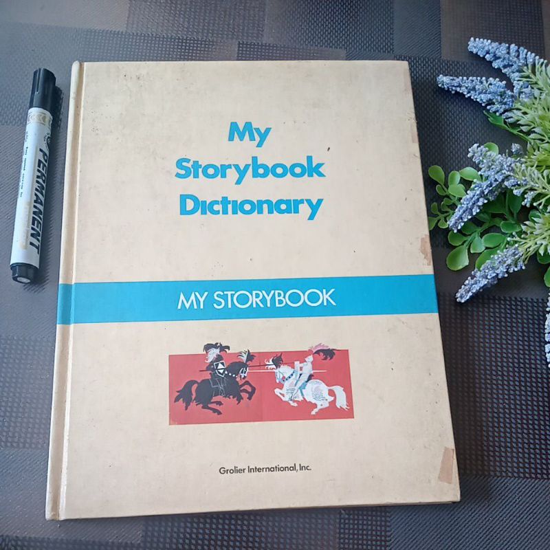 Story book dictionary preloved
