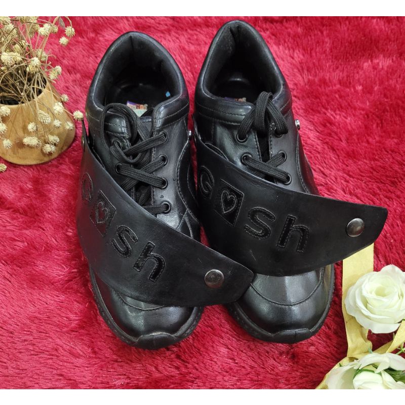 Sepatu Gosh ori