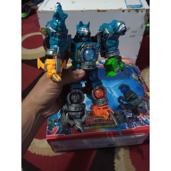 MEGA ZORD  UCHUSENTAI KYURANGER robot power ranger kondisii mantep kardus aga penyok barang baru stok lamaaarobot yg bisa d bongkar pasang ukuran cukup besar pokonya indah di mata untuk harga yg hemat