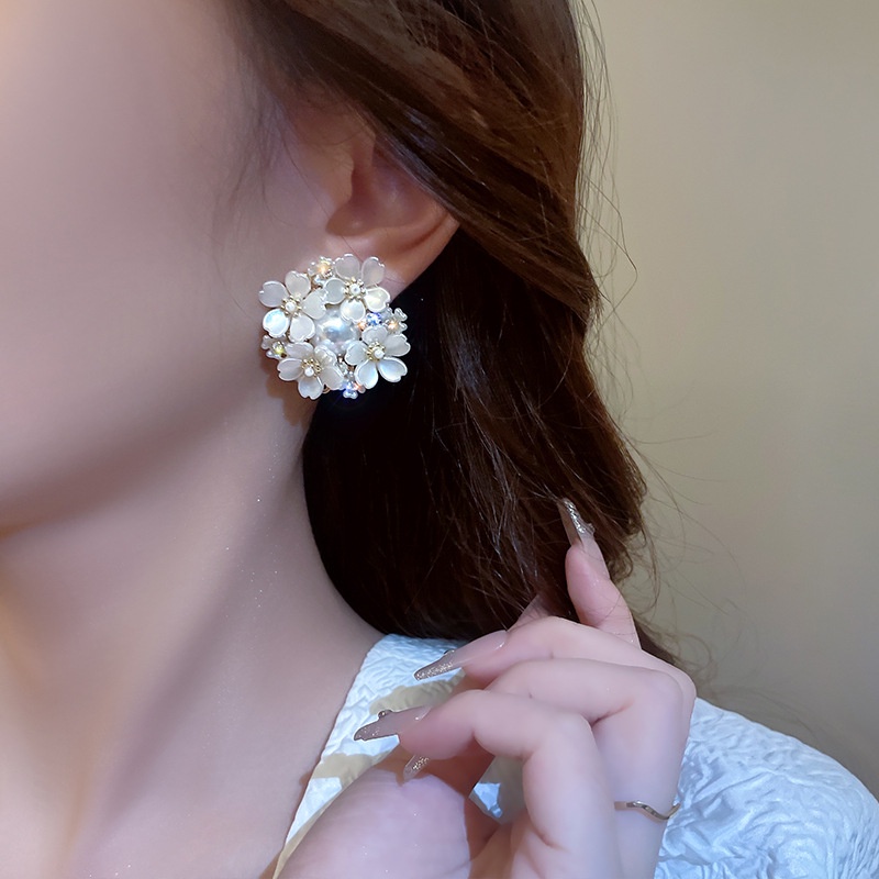 Anting Mutiara Bunga Korea Anting Daisy Putih Suasana Manis Berlebihan Dekorasi Telinga