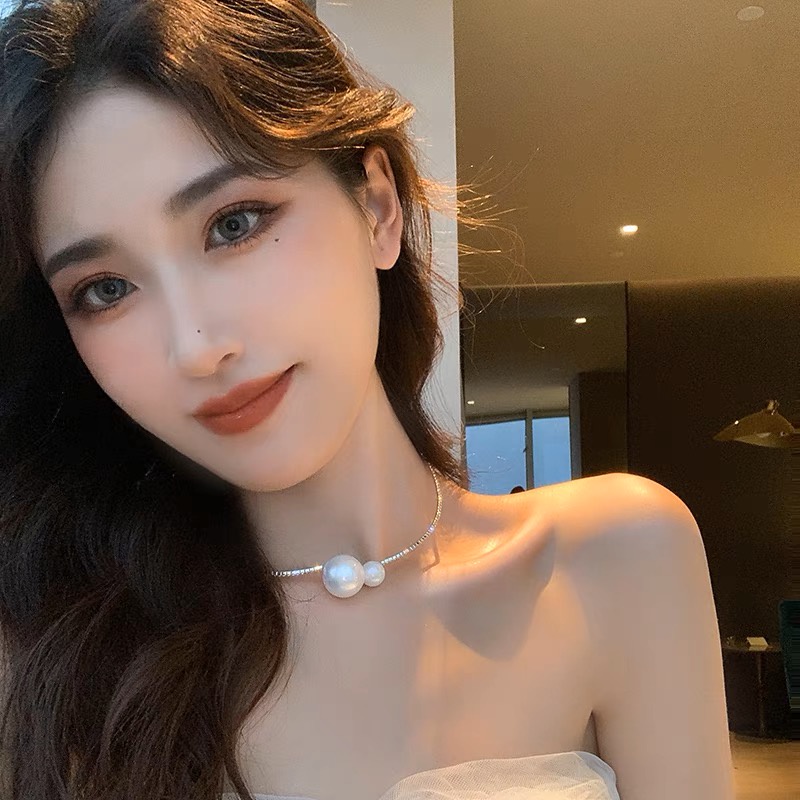 Gelang Kerah Terbuka Mutiara Berlian Penuh Gaya Baru Dewi Influencer Cahaya Mewah Unik Pendek Perhiasan Rantai Klavikula