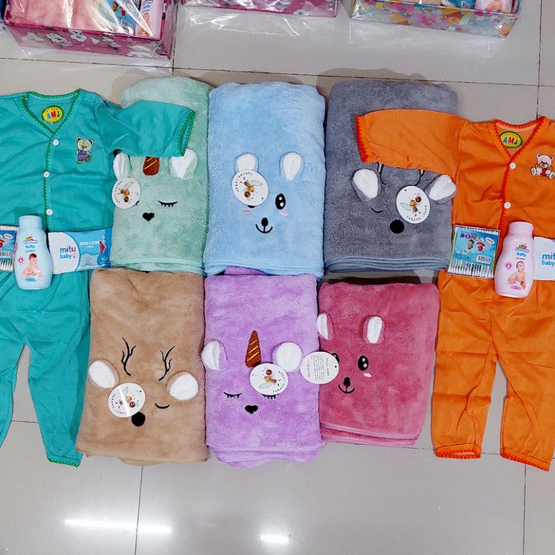 Hampers Kado bayi baru lahir set perlengkapan Mandi Bayi Handuk Karakter dan Baju bayi Tisu Bedak