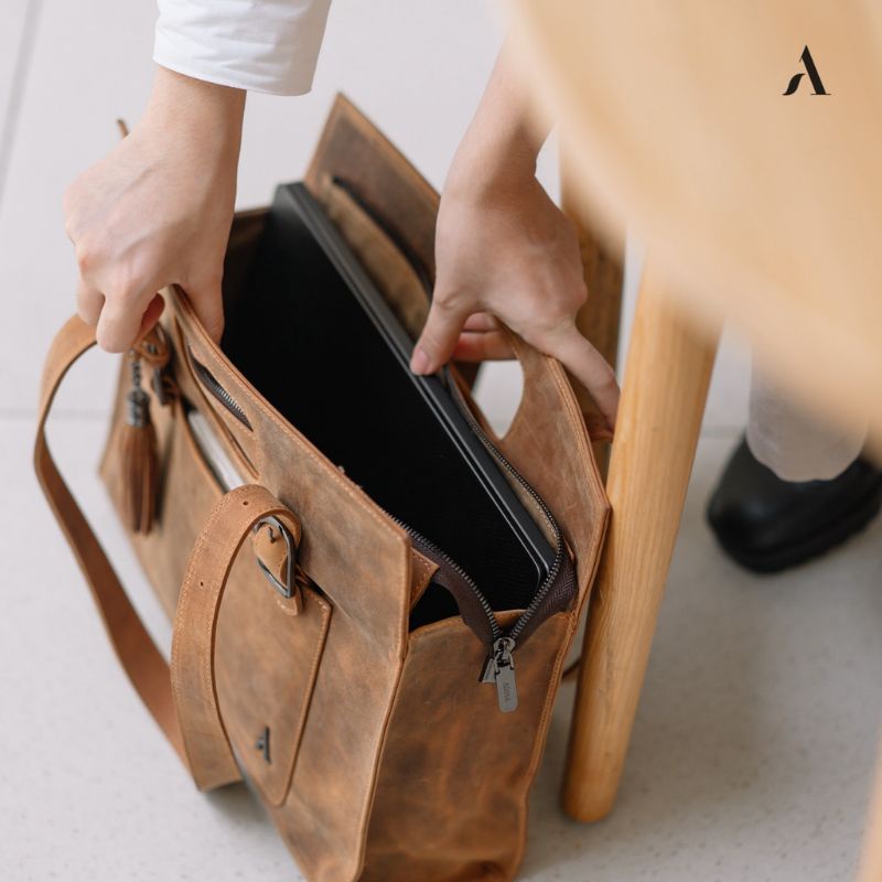 Alona Leather Totebag Wanita Kulit Asli Althea / Tote Bag Kekinian Model Terbaru Tas Slempang Berkapasitas Besar Bahu Kulit Asli Tas Kantor Selempang Wanita Fashionable Original Branded