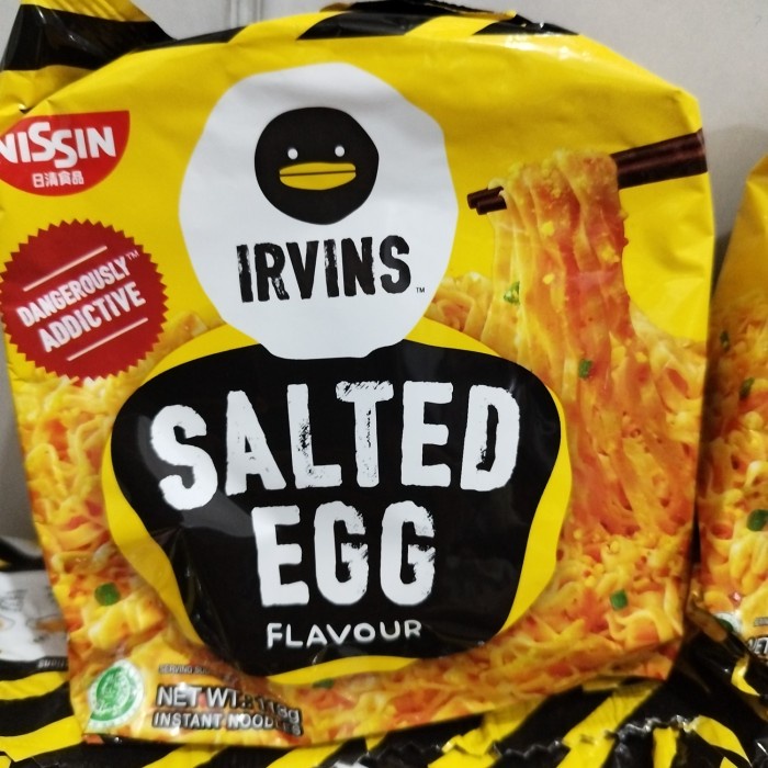 irvins-hot-boom-salted-egg-potato-chips-snack-affair