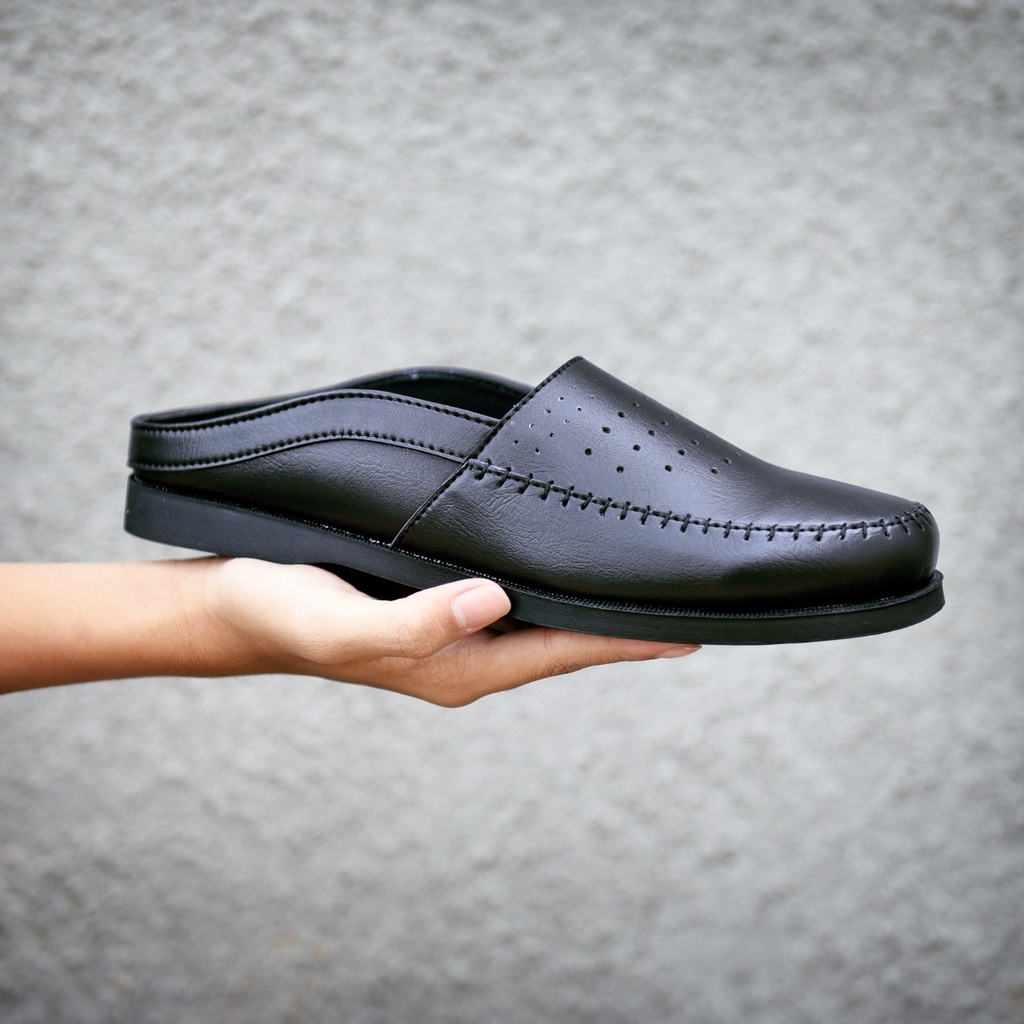 RIONZ X HUNTER - Sepatu Casual Slip On Pria Mules Kulit PU Asli Black Brown Semi Formal Kasual Tutong Bustong Hitam Coklat Kondangan Pesta NIkahan Kantor Gaya Kekinian Terlaris Terbaru Murah