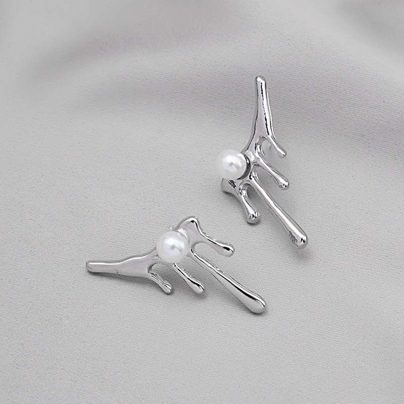 [Seri Tetesan Air Lava] Logam Lava Drop Earrings Aksesoris Temperamen Kepribadian Mewah Ringan Sederhana