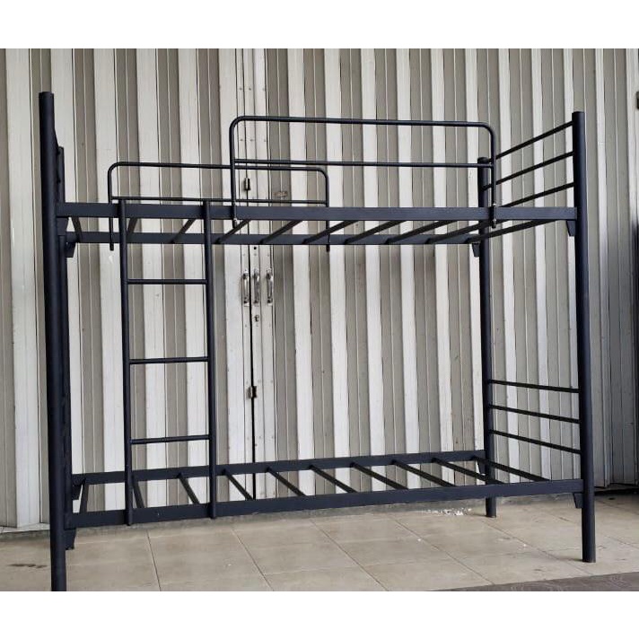ranjang tingkat  besi 90x200