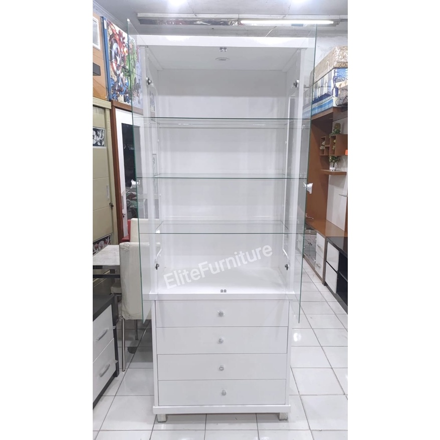 Lemari Pajangan kaca 2Pintu 4Laci + Lampu , Lemari Kaca Minimalis / Lemari Tas 2Pintu , Lemari Kaca 