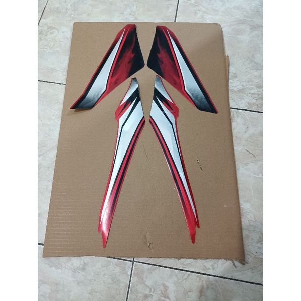Sticker Lis tangki Yamaha Vixion old merah