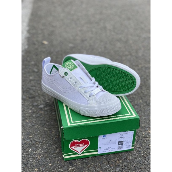 Ventela Evergreen white low