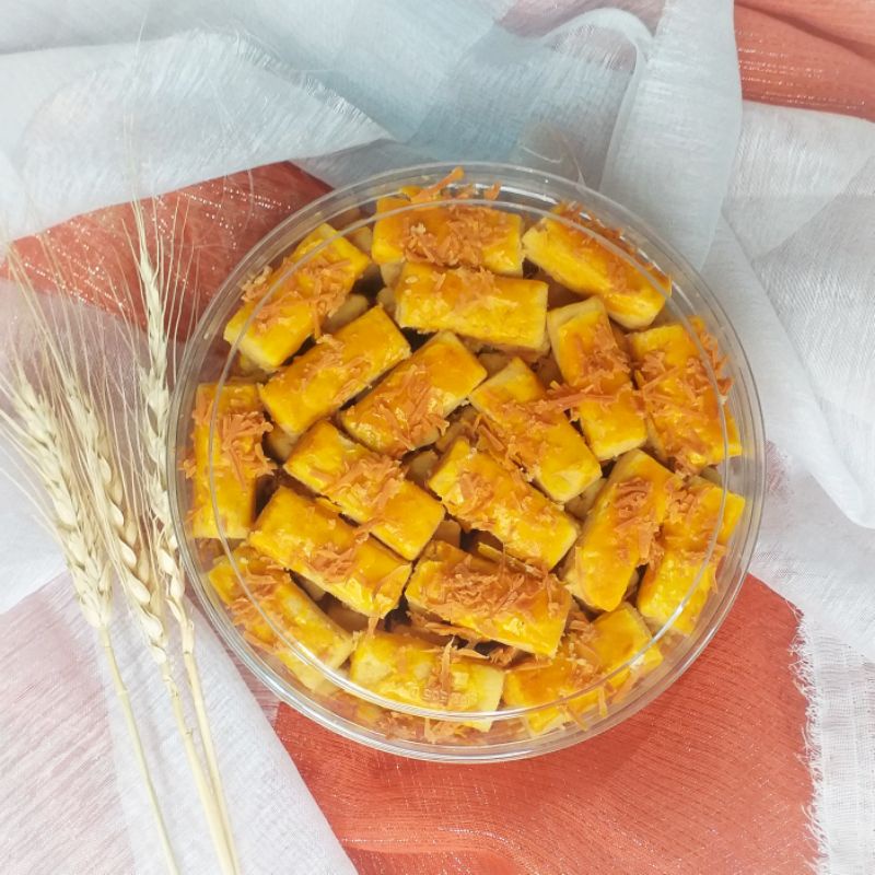 

Kue kering lebaran KASTENGEL KEJU (KUE KEJU) toples 250gr(1/4kg