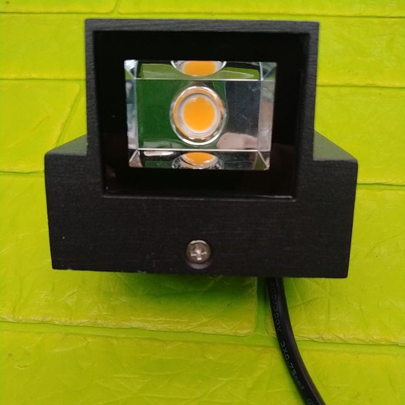 Lampu dinding LED outdoor