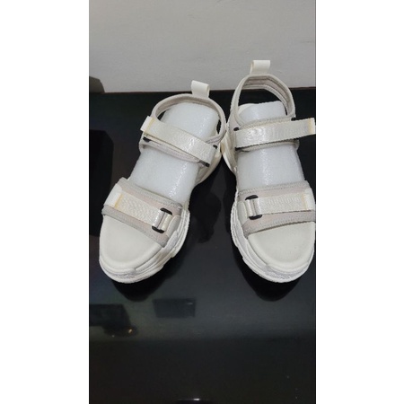 Kronikel Project Sandal Skylar PRELOVED