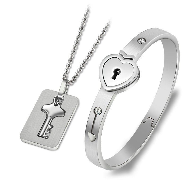 2pcs Kalung+Gelang Liontin Kunci Kunci Konsentrik Pasangan Bahan Titanium Steel Untuk Hadiah Hari Valentine