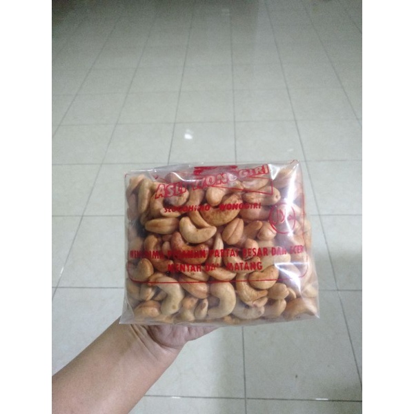 

kacang Mete Matang Utuh super (No.1) 250 Gram