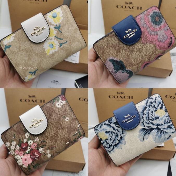 Dompet Lipat Wanita Coach Canvas Signature Medium Size