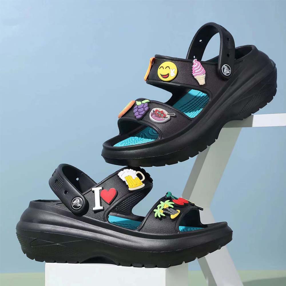 Crocs Sandal Wanita/ Classic By Crocs/ Free Jibbits Pantai